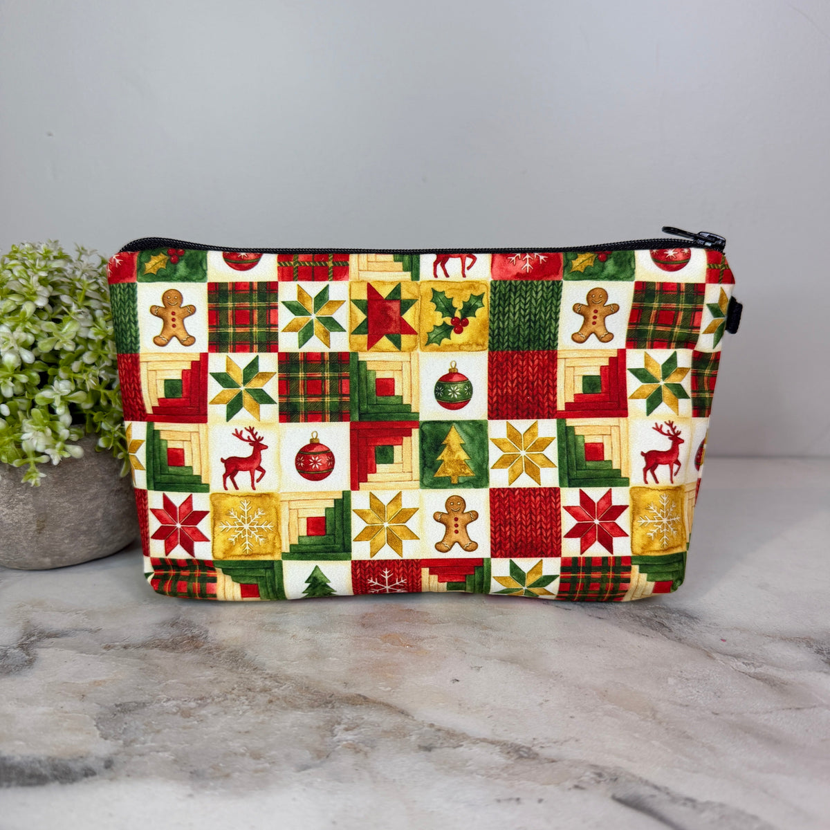 Pouch - Christmas - Quilted Plaid