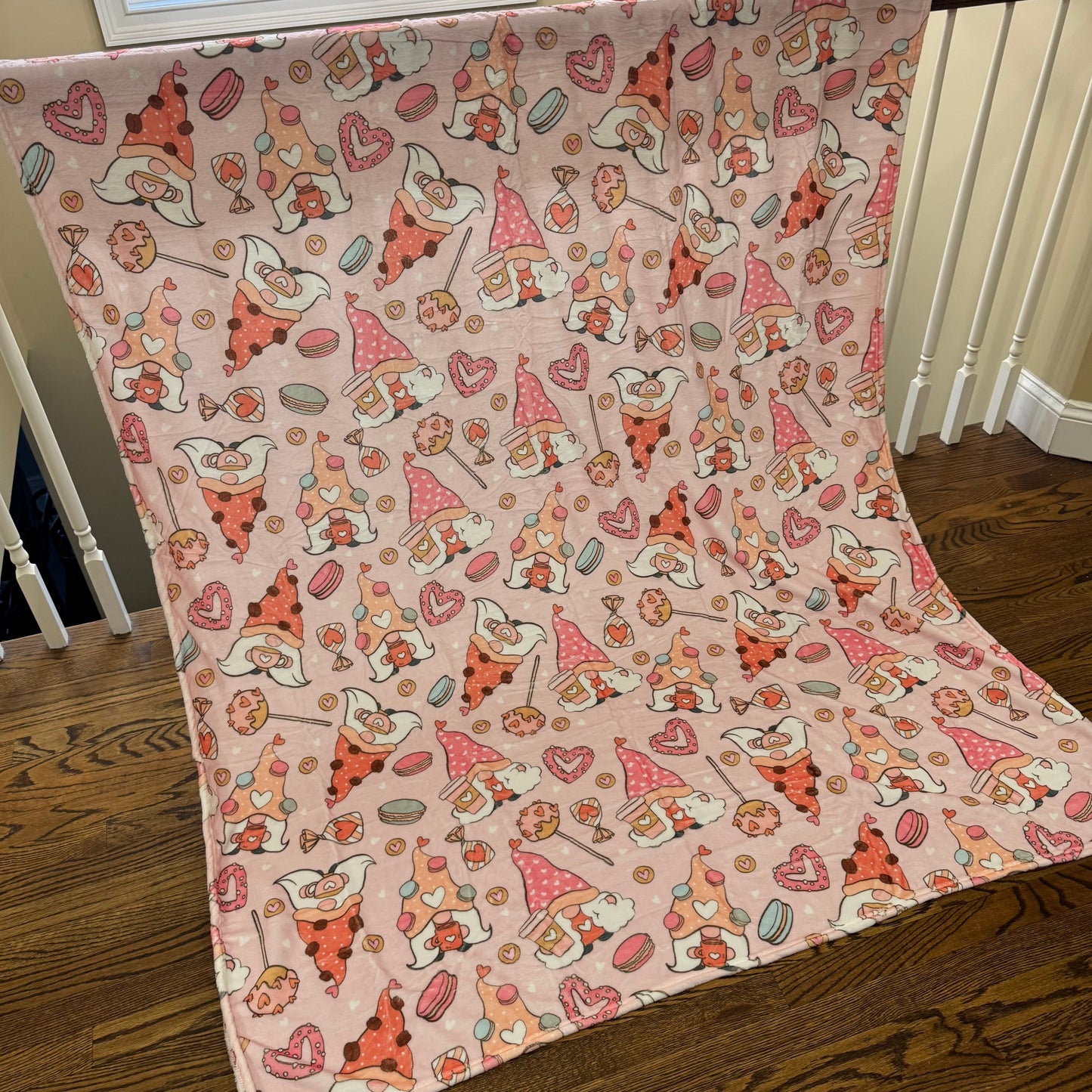 Blanket - Gnomes Cake Pop