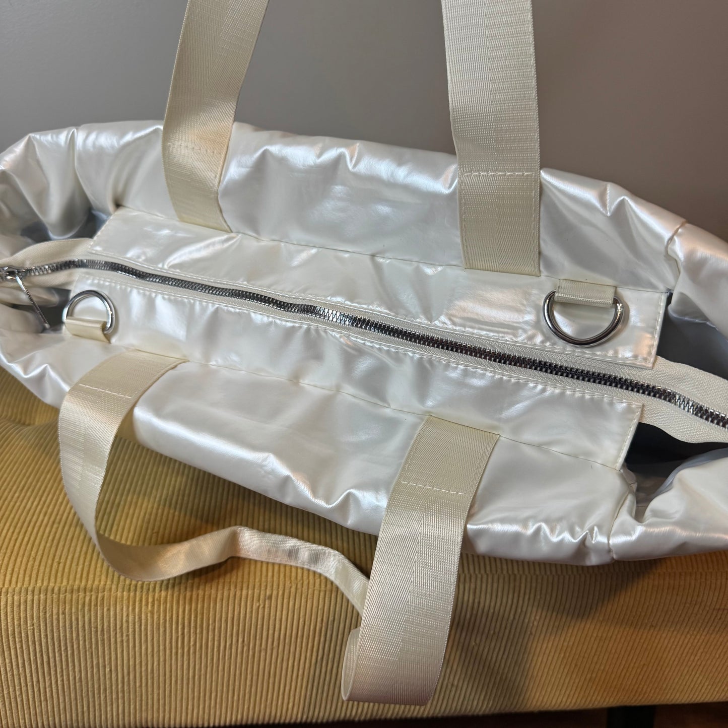 Abby - Puffer Tote - PREORDER